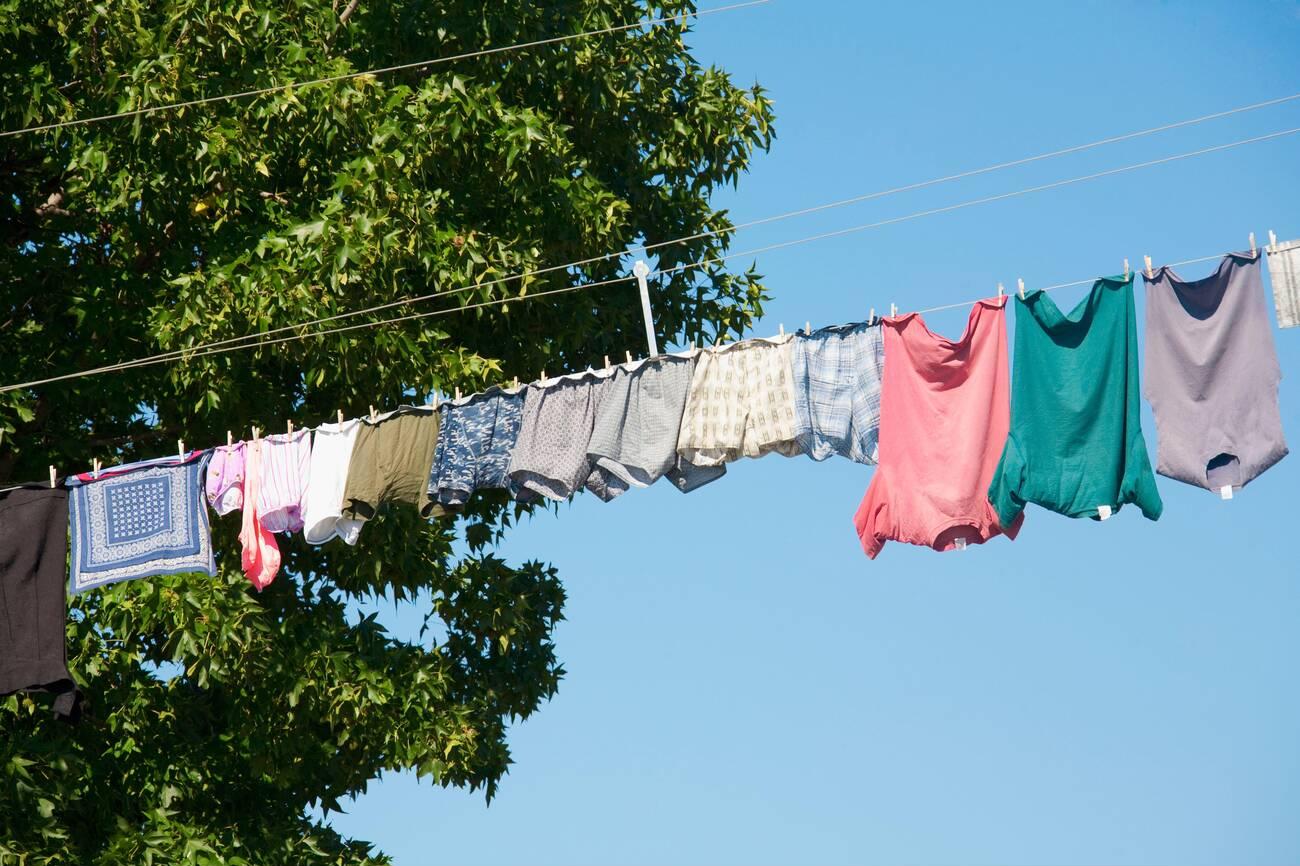 How Do the Amish Bathe? (Amish Hygiene Habits) Amish Baskets