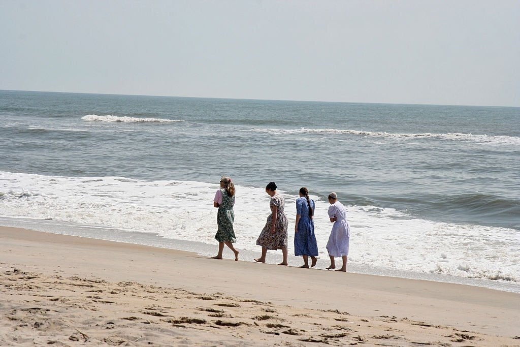 mennonite amish woman