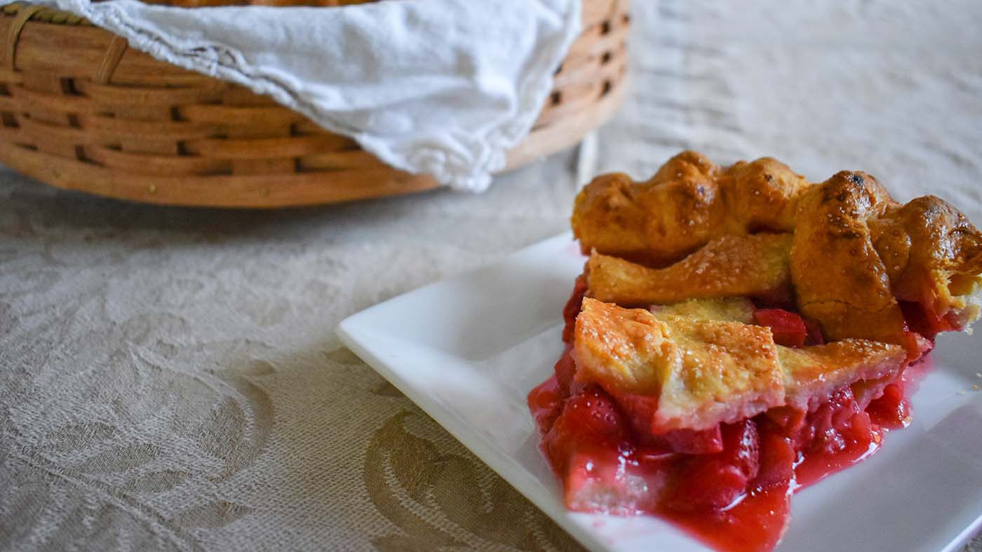 Image of Amish Strawberry Rhubarb Pie