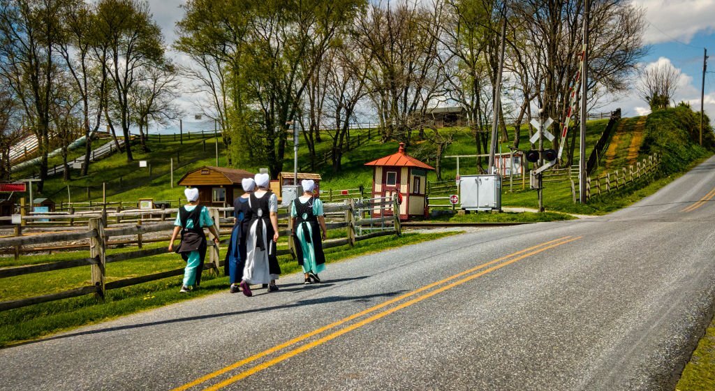 Amish Rules for Women (Rules & Punishments) Amish Baskets