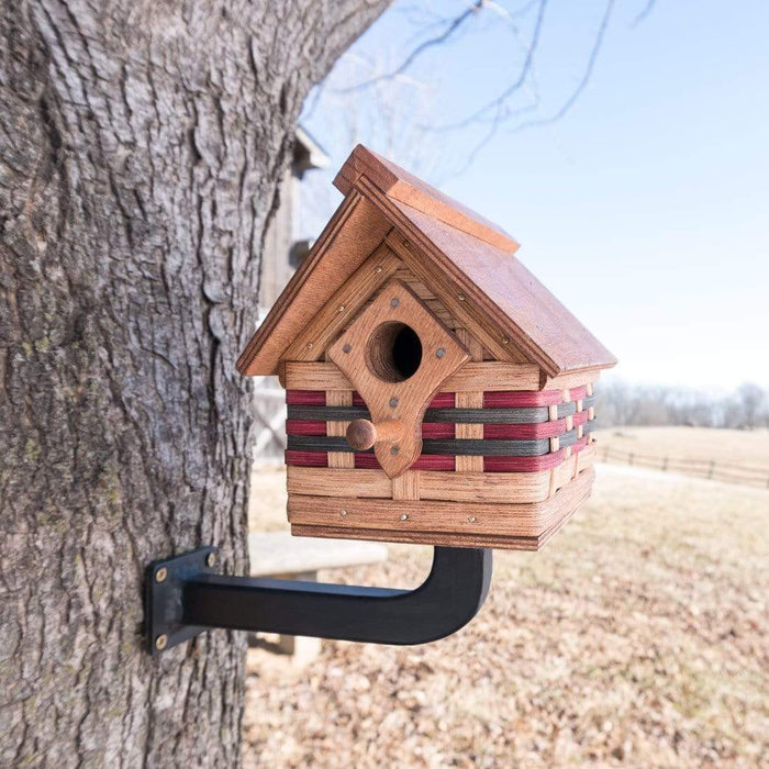 Vintage Wicker Amish Bird House: Rustic Wooden Cottage Design