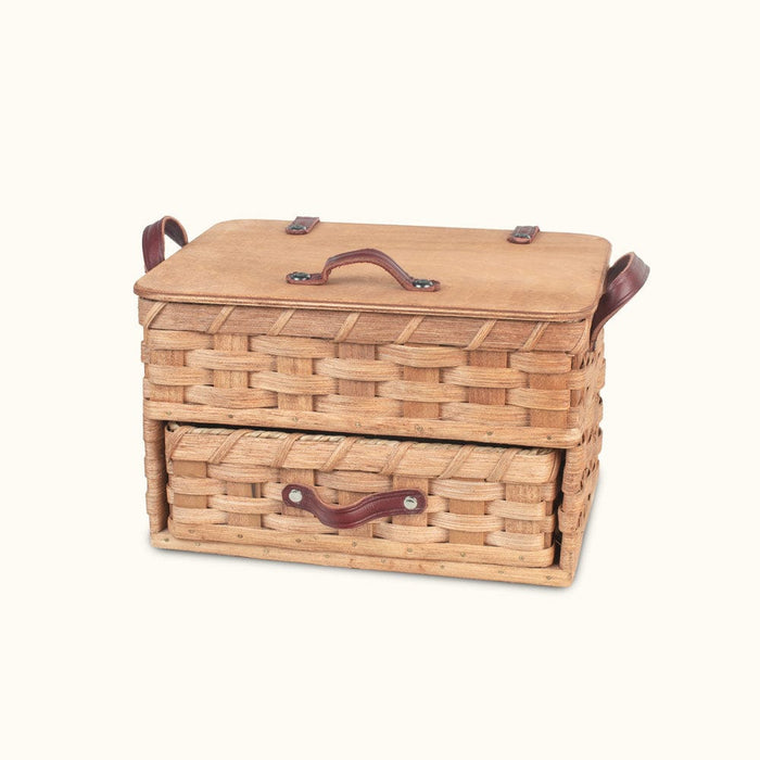 https://www.amishbaskets.com/cdn/shop/products/sewing-baskets-amish-made-vintage-sewing-craft-basket-organizer-with-drawer-29183096062055_700x700.jpg?v=1660246952
